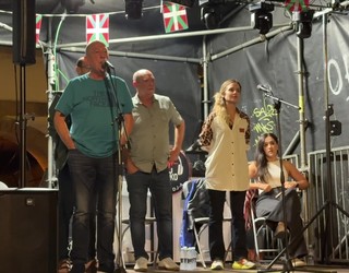 Bertsoz agurtu dituzte San Bartolome jaiak Uribarrin