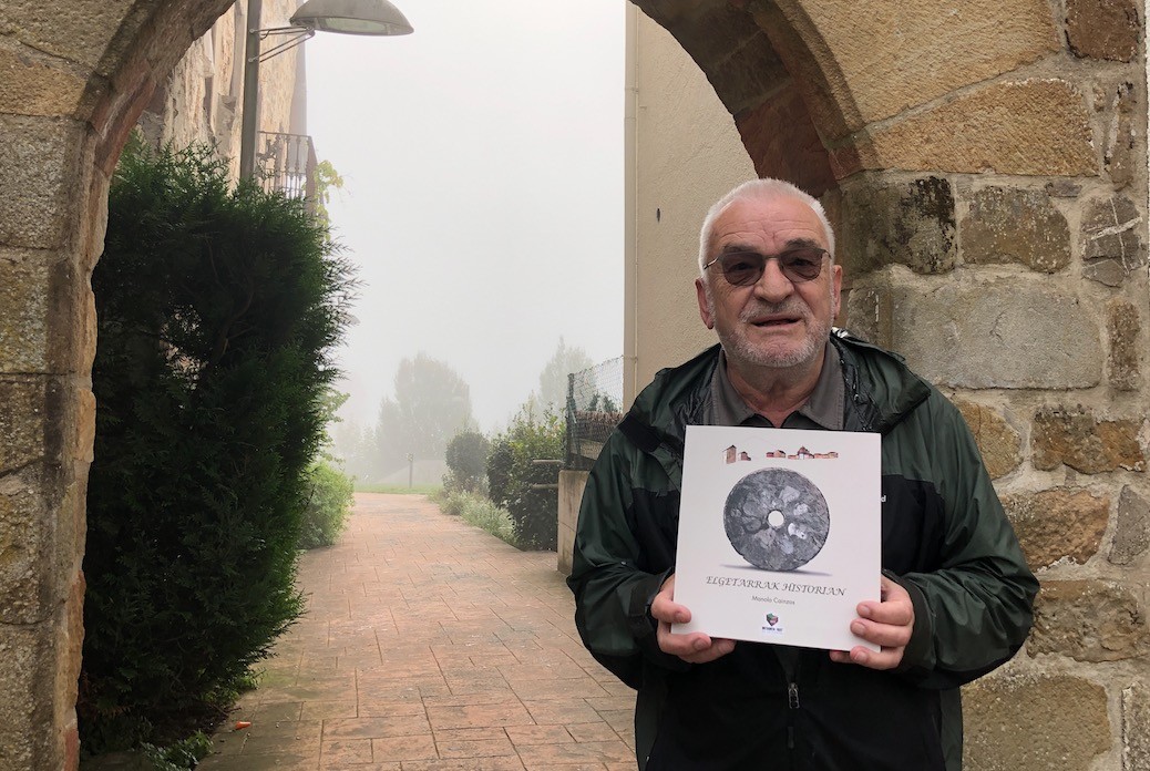 Elgetan jaiotako 26 lagunen bizipenak jaso ditu Manolo Cainzosek 'Elgetarrak historian' liburuan