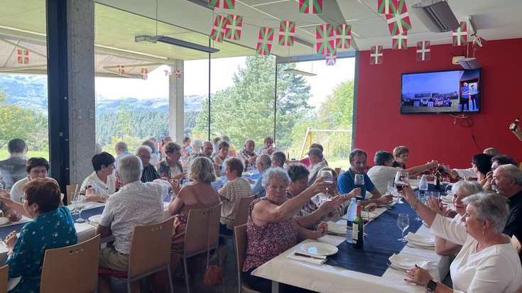 Auzoko jaiak giro onean ospatu dituzte Arantzazun