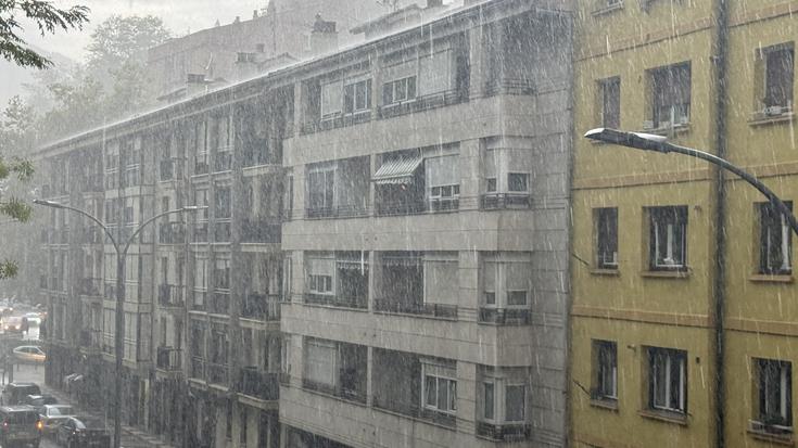 Euri zaparrada mardulak bota zituen atzo