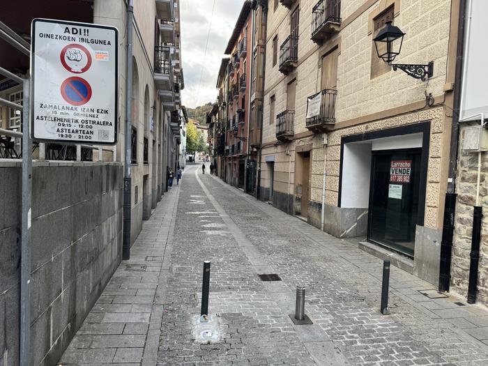 Piboteen ordez, matrikula irakurgailua duen kamera-sistema bat