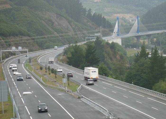 AP-1a itxita egongo da bi noranzkoetan bost ordu inguru