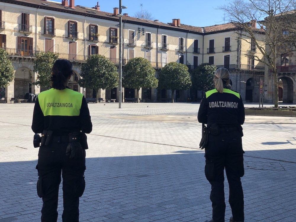 Udaltzainei eta etxez etxeko laguntza zerbitzuko langileei ere testak egingo dizkiete