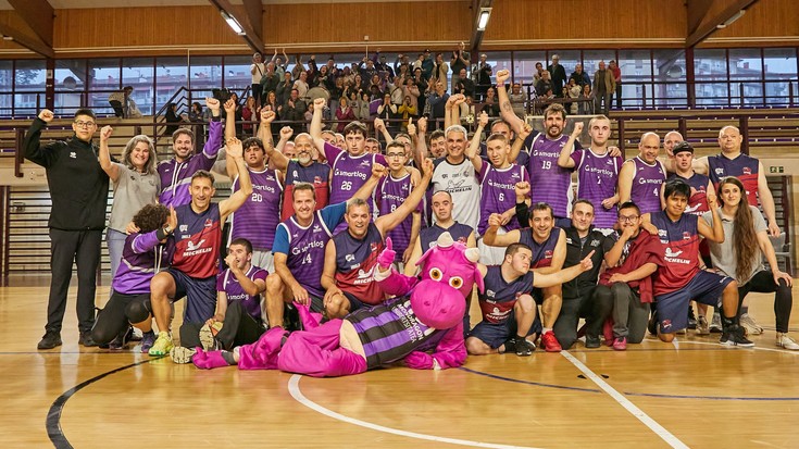 Ointxapeldunak! taldeak sasoiko lehenengo partidua jokatuko du, Zaballako espetxean