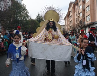 Kolorea, umorea eta festa giroa gailendu dira Aretxabaletan