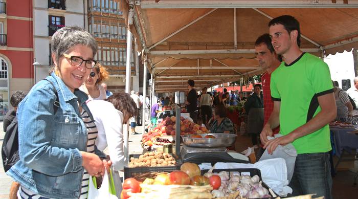 Sasoikoa irudimenez aldarrikatzeko azoka bihar Arrasaten