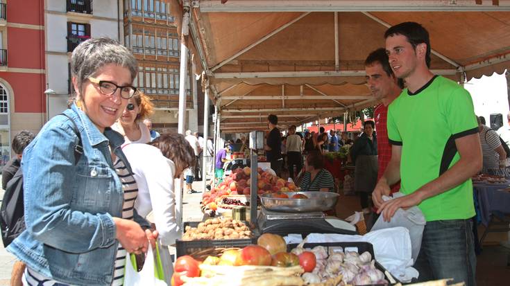 Sasoikoa irudimenez aldarrikatzeko azoka bihar Arrasaten