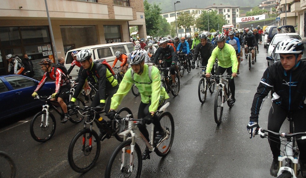MENDIKO BIZIKLETA: Musakolako irteera giro onean