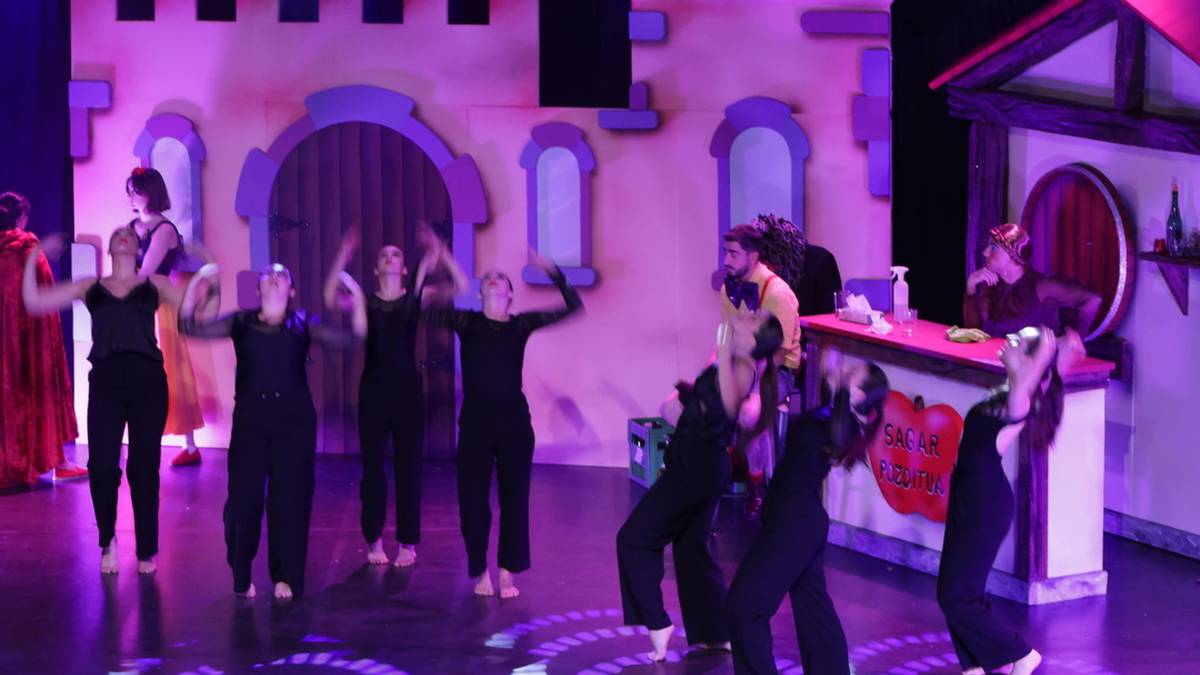 'Amama feroz'-en emanaldia argazkitan