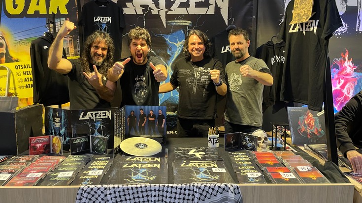 Bizipenen arrasto garbia duten Latzen taldearen kantu berriak, disko baten batuta