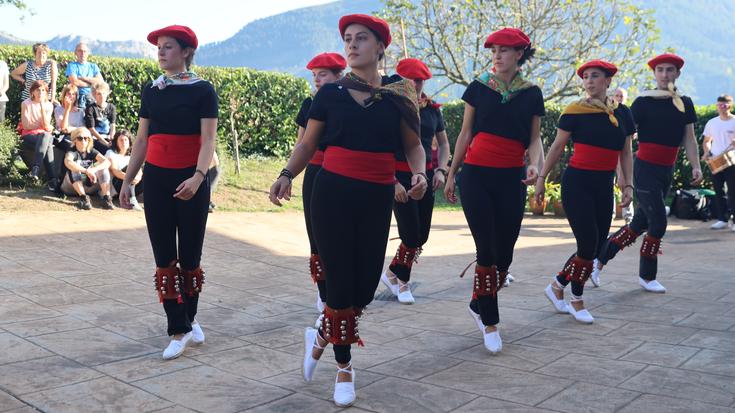 Herriko sortzaileen festa Otala Zelaira eraman du Kuartelak