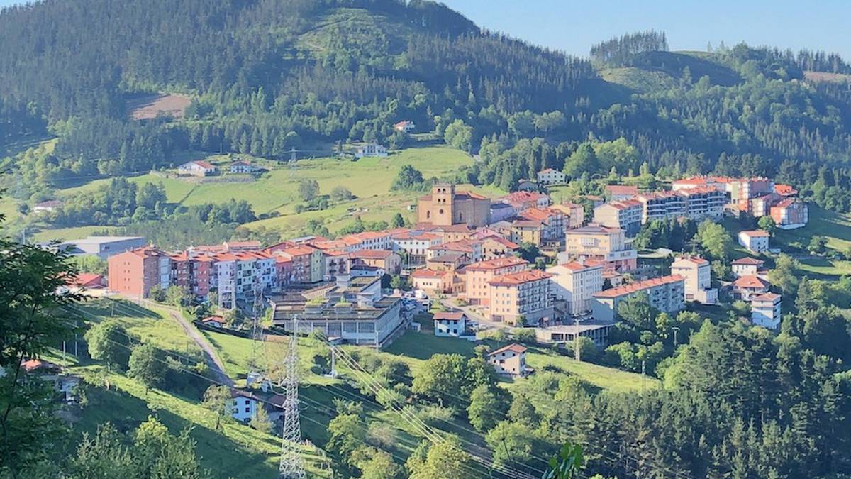 Etxebizitza premiak ezagutzeko inkesta bat betetzeko deia egin du Elgetako Udalak