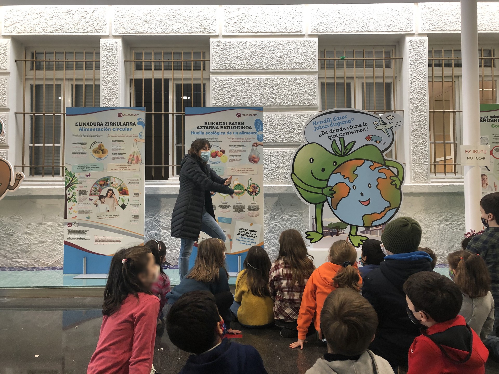 'Elikabizia', elikadura osasungarri, iraunkor eta solidarioa sustatzeko erakusketa