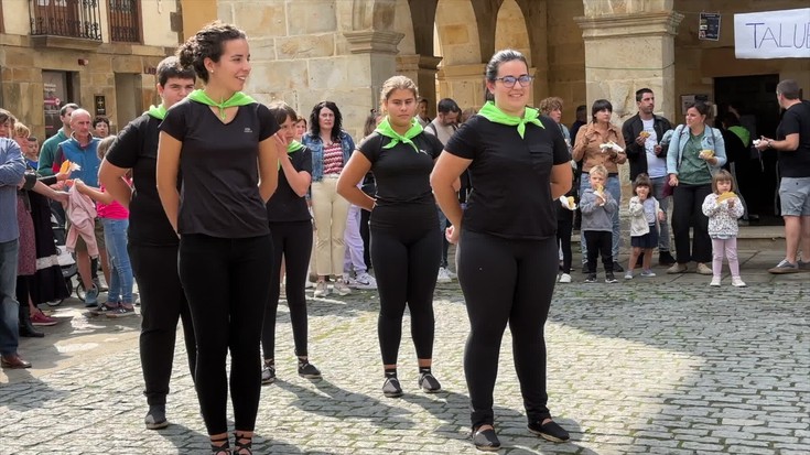 Sagar zukua eta sagardoa, biak dastatu dituzte Aramaion