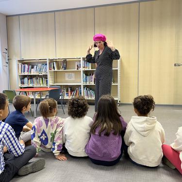 Ipuin kontaketa:'Bazen behin neska bat...'