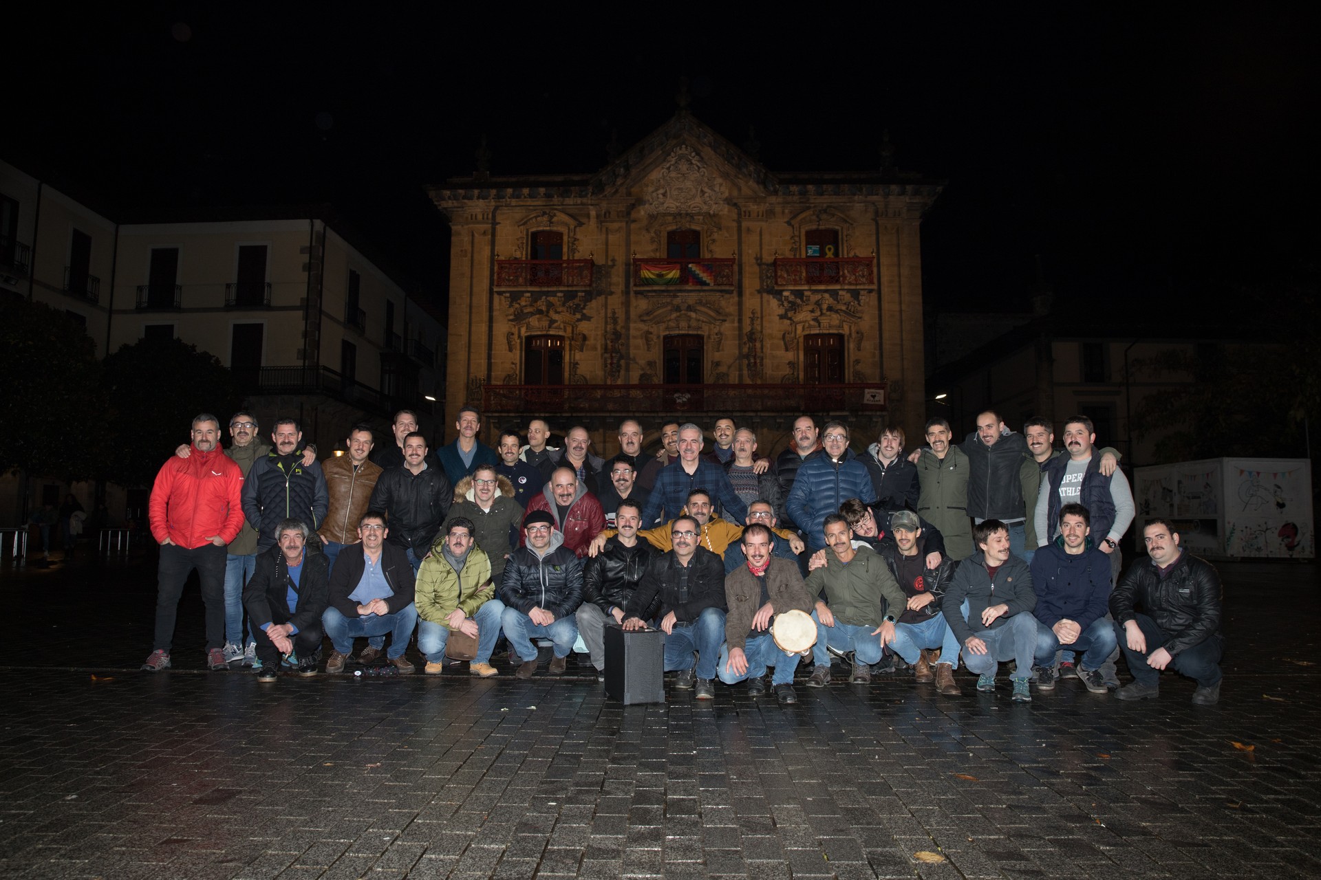 Ia 600 euro batu dira Oñati Movember egitasmoaren barruan