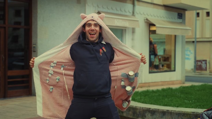 Kaparrak taldearen bideoklip berria: 'Karnabal egunero'