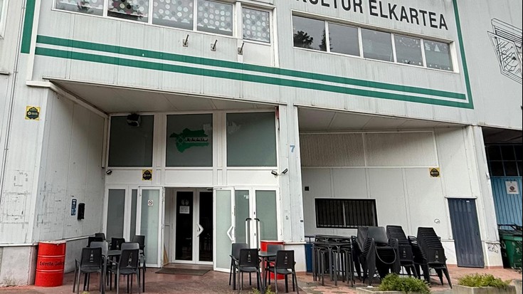 Al Andalus Kultura Elkartea jatetxean, bi pertsonarendako otordua