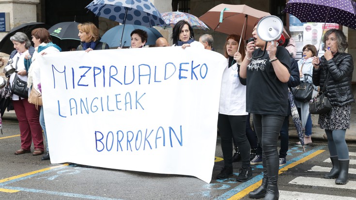 Mizpirualdeko langileek protesta egin dute EAJren mitinean