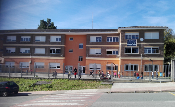 Pantailak Euskaraz ekimena hizpide, guraso elkarteak antolatuta