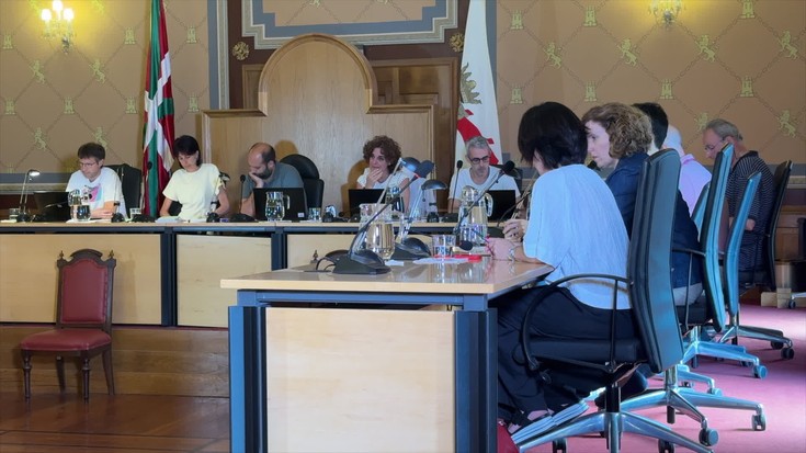 Albisteak: Bergarako udalbatzaren azken erabakiak, Oneko-Fagor hitzarmena eta Arrasate Blues jaialdiaren aurkezpena