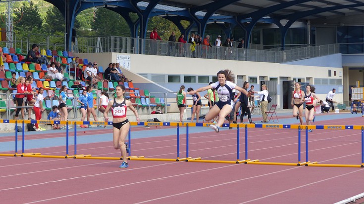 Parte hartze libreko atletismo probak egiten ari dira gaur Mojategin