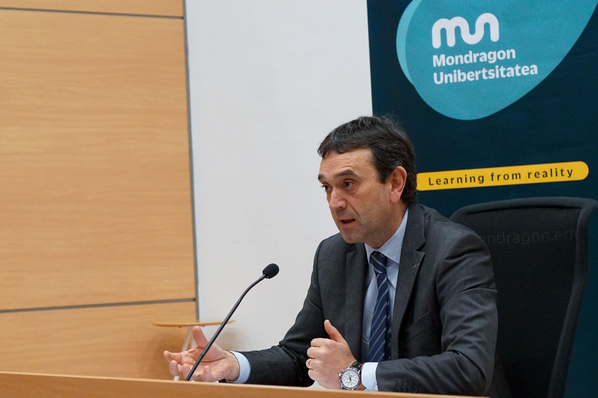 Gizartearen premia berriei erantzungo dien eskaintza akademiko berritzailea diseinatu du Mondragon Unibertsitateak