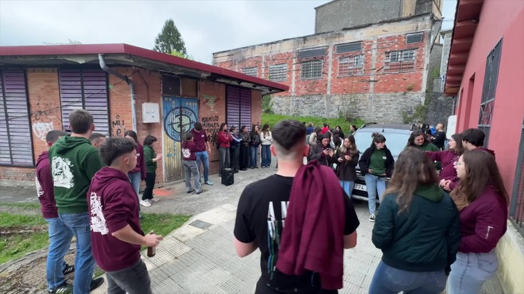 Zortzi urteren ostean, gaztetxeko ateak ireki dituzte