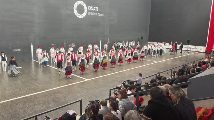 Euskal dantzak eta dantza taldeak bizirik mantentzeko, Bailarako Dantzari Eguna