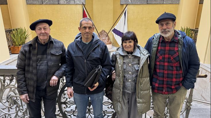 Aitortzari balioa eman diote, ideien alde borrokatzeko "beste modu bat" aldarrikatuta