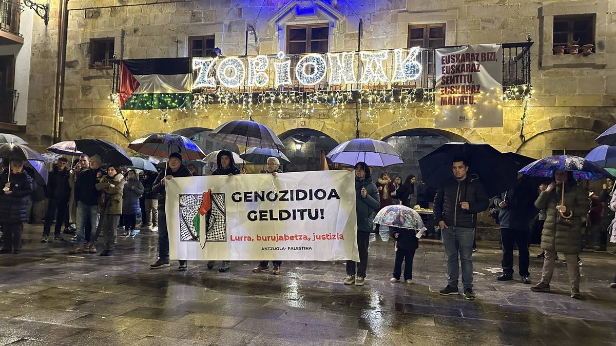 Palestinaren alde mobilizatu dira Antzuolan