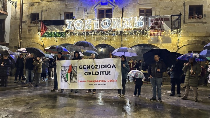 Palestinaren alde mobilizatu dira Antzuolan