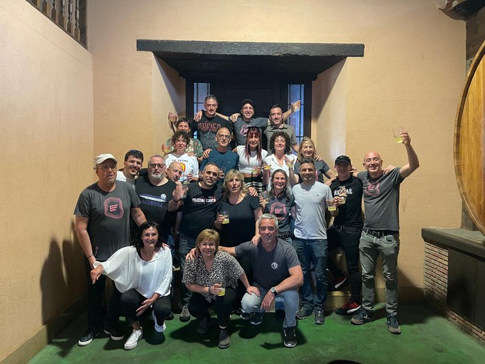 Arrasateko Ttakun txalaparta taldeak Txotxparta ospatu du Zabolain sagardotegian