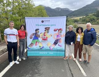 XI. Mundukide lasterketa, 'Elkartasuna gara' leloarekin