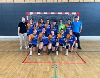 Eskubaloiko senior mailako nesken maila igoera jokoan Labegaraietan