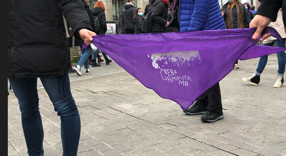 Debagoieneko AEK-k bat egin du azaroaren 30eko greba feministarekin
