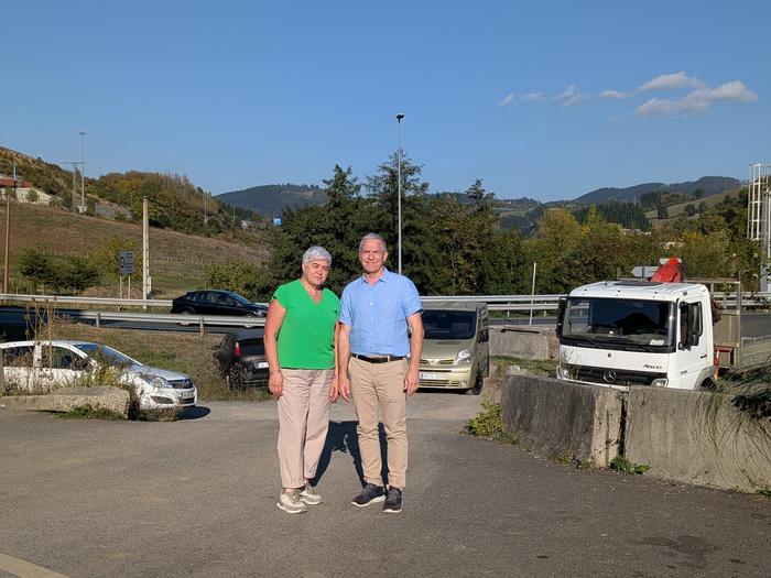 Eskoriatzako alderdi jeltzaleak auto partekatuentzako aparkaleku bat sortzea proposatu du Intxaurtxuetan