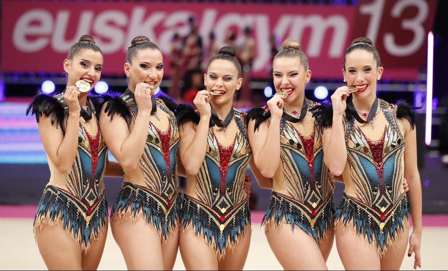 Urrezko domina lortu dute Nahia Arguiz eta Lorea Armendarizek Euskalgym 2018an