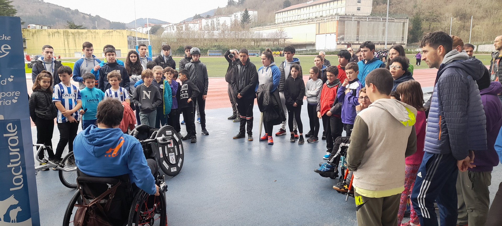 Giro bikaina nagusi atletismo inklusiboko topaketan!