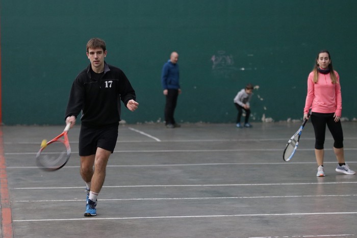 Frontenis txapelketa mistoaren izen-ematea zabalik dago