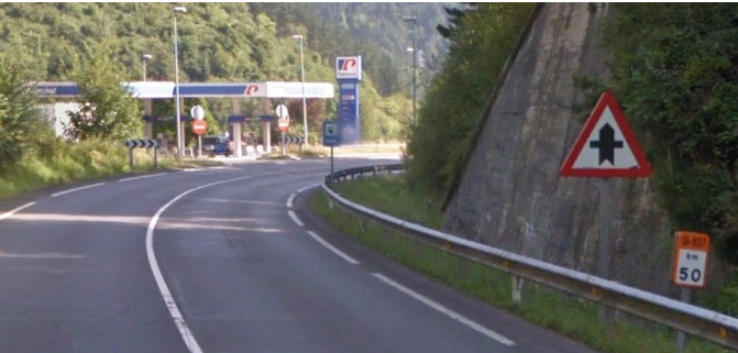 Bi autoren arteko istripua gertatu da Osintxuko saihesbidean
