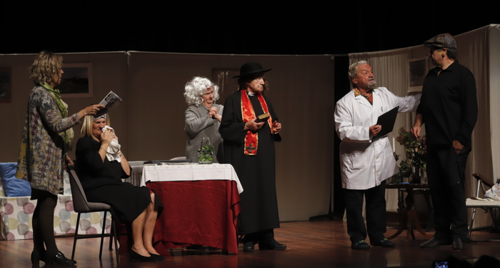 Antzerki topaketa egingo dute arratsaldean Santa Anan