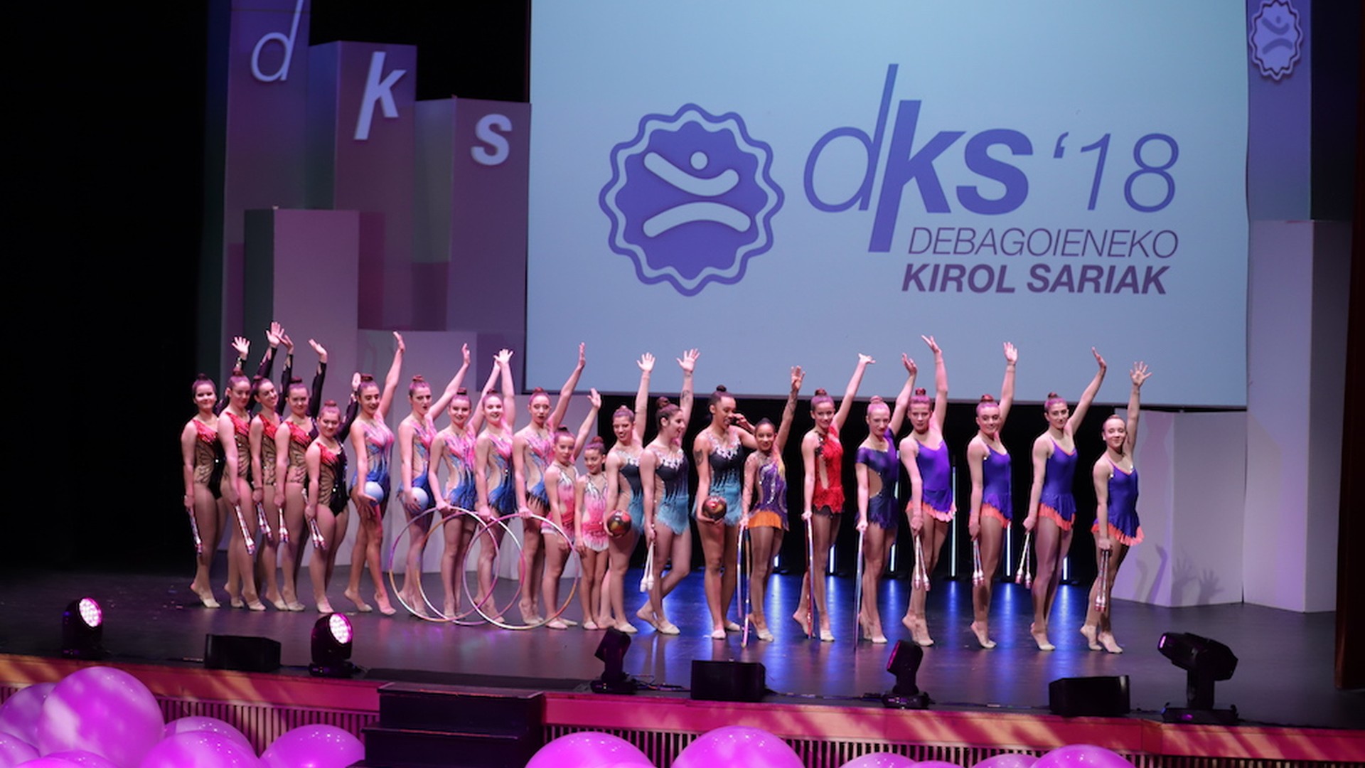 DKS sari nagusiak Maialen Axpek, Martin Perezek eta Ointxe Araski taldeak jaso dituzte
