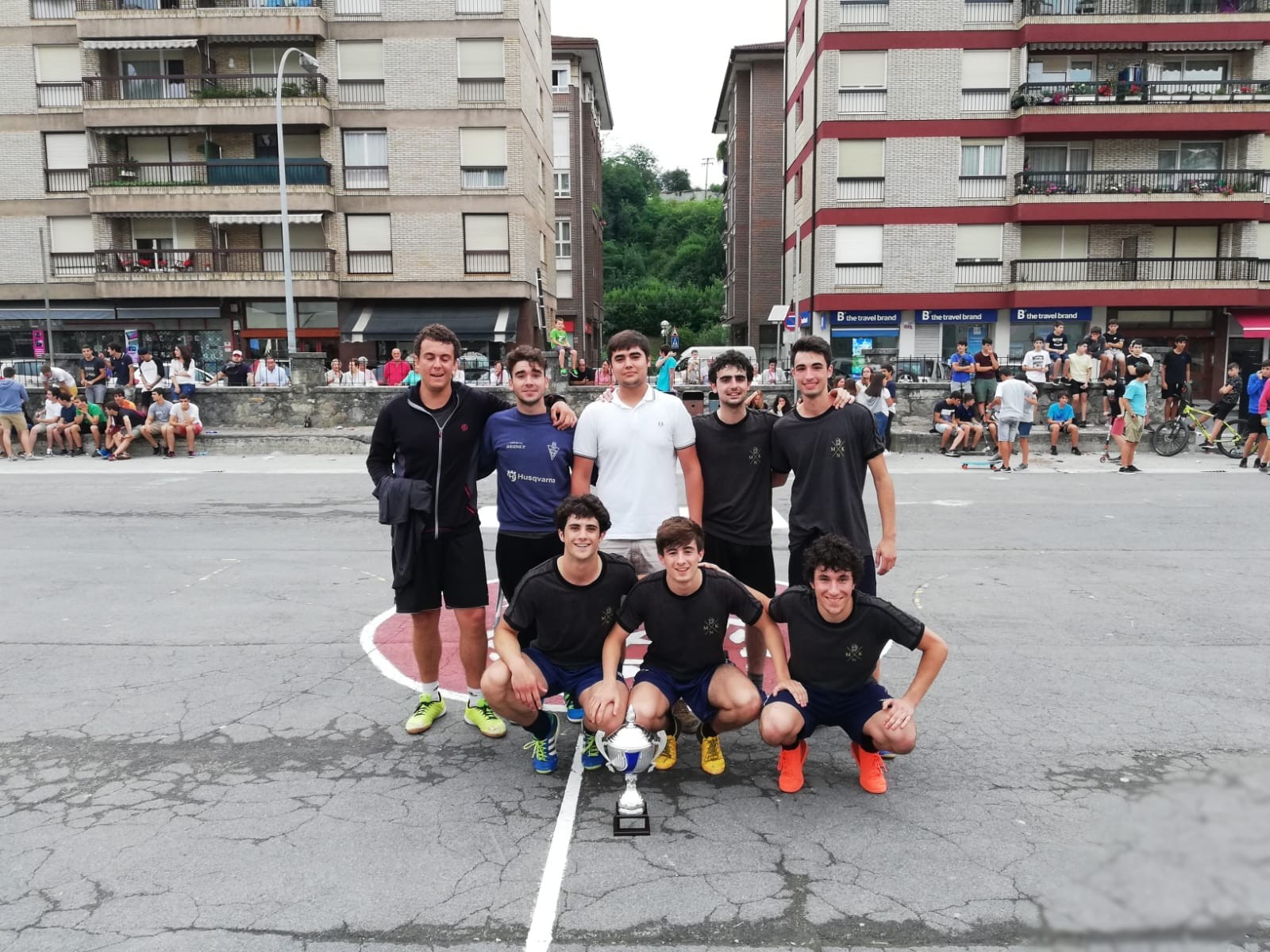 MFK taldeak irabazi du Bergarako Semicup areto futbol txapelketa