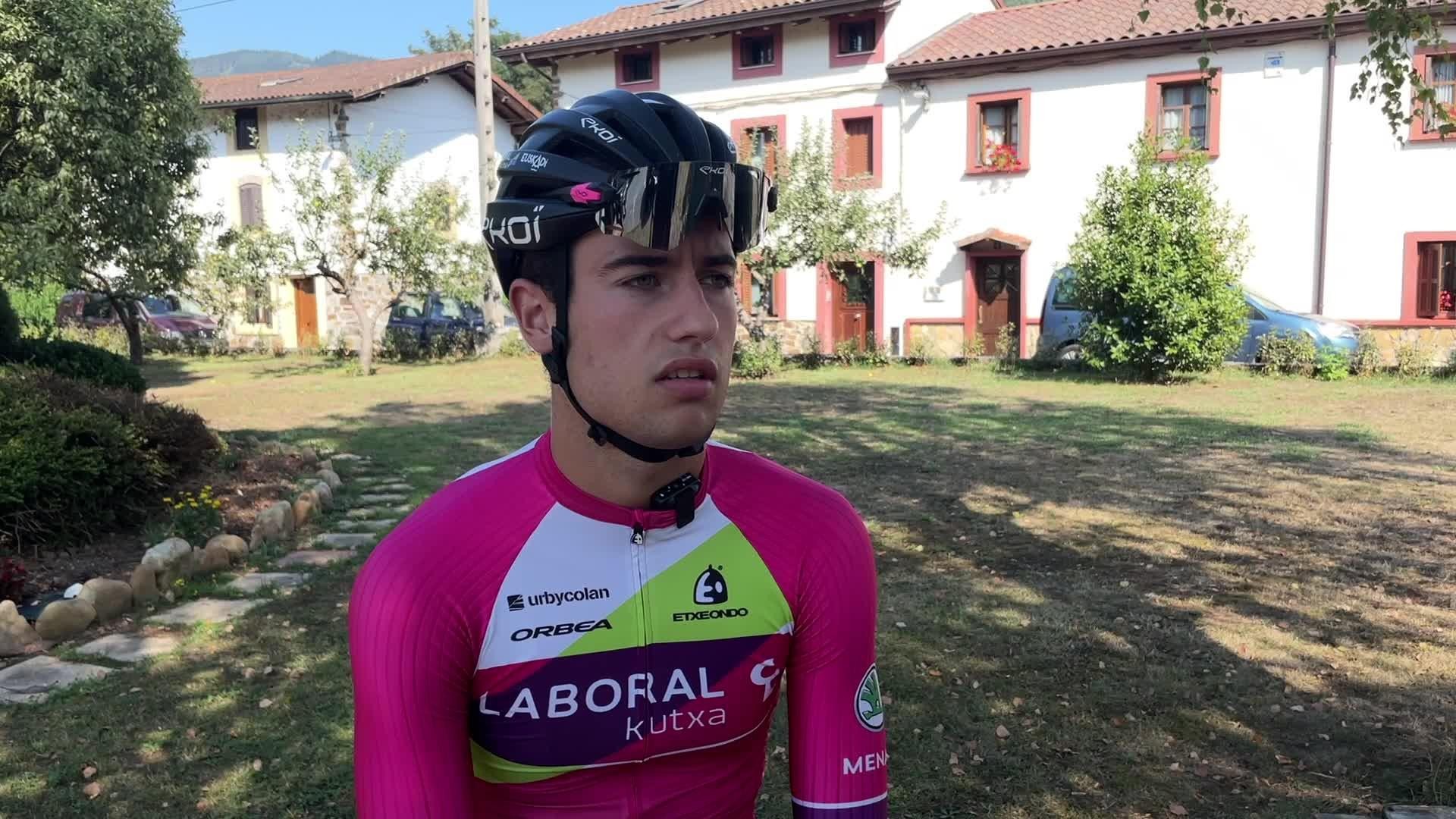 Danel Casais txirrindulari oñatiarrak Laboral Kutxan jarraituko du