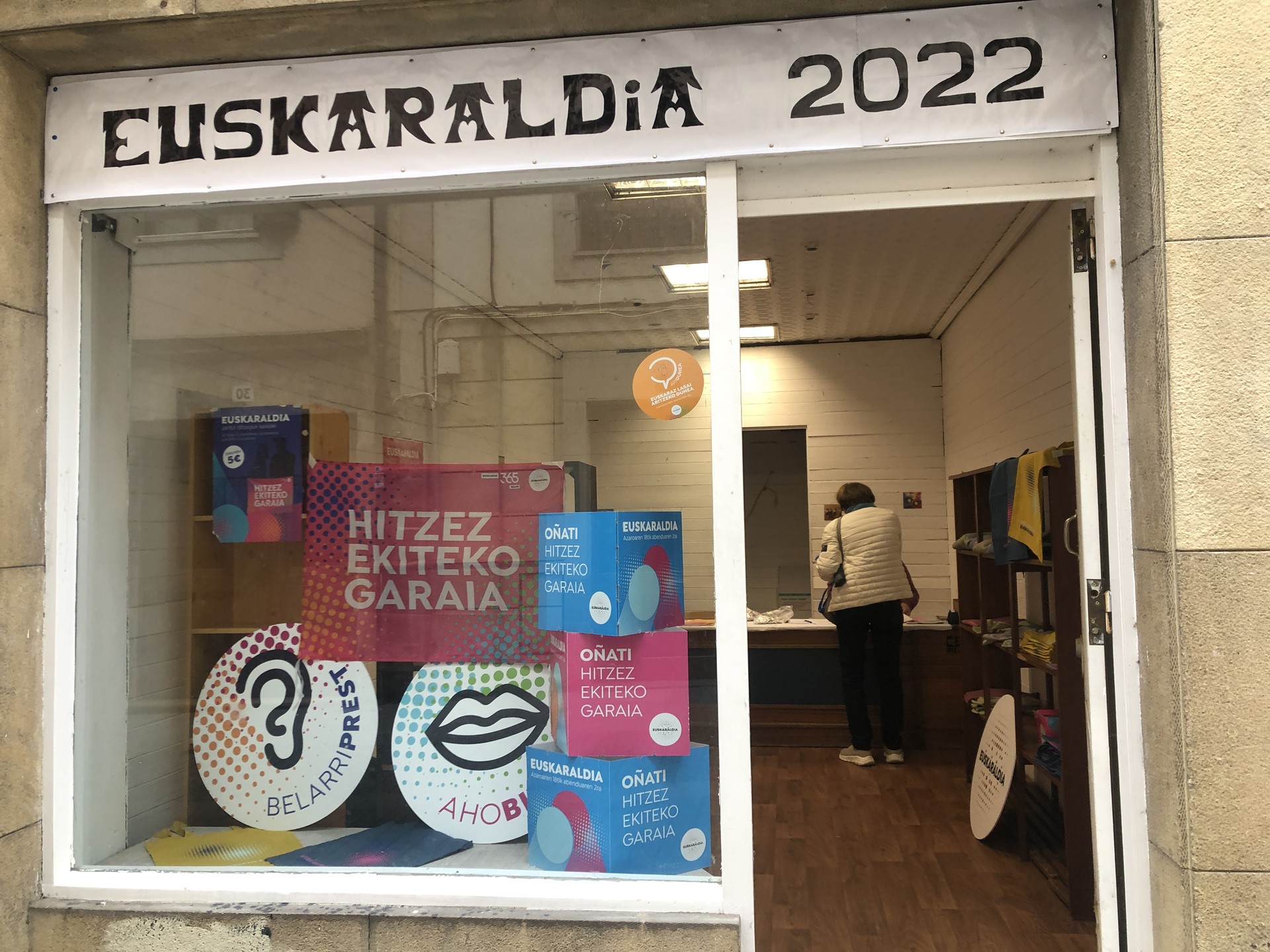 Lokalera etor zaitezkete txapak hartzera