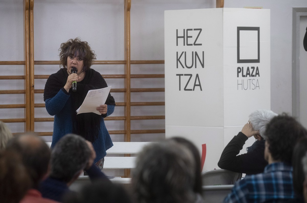 Euskal hezkuntzagintzaren erronkak aztergai Irati Topalekuan, Nora Salbotxen eskutik