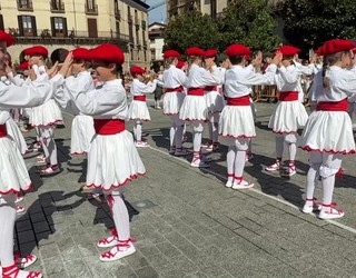 Dantzariz beteko dira Oñatiko kaleak domekan