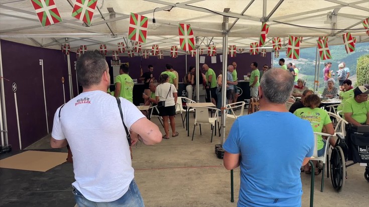 Barajuanera ere heldu dira, beste urte batez, Andramaixak