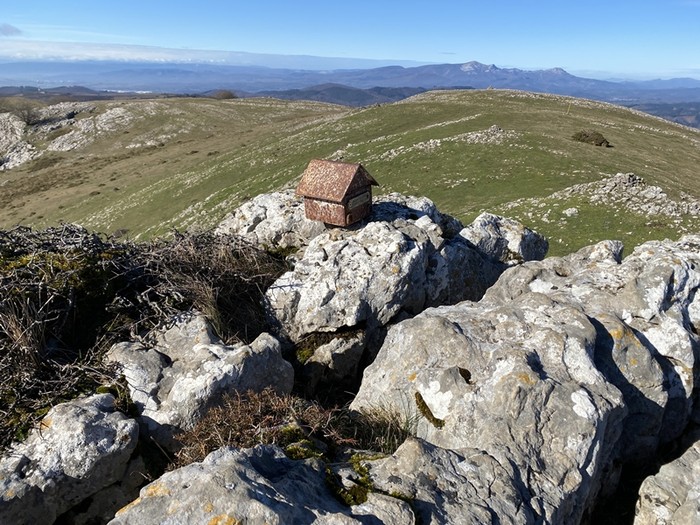 Mendizale bat erreskatatu dute Arlutz mendian